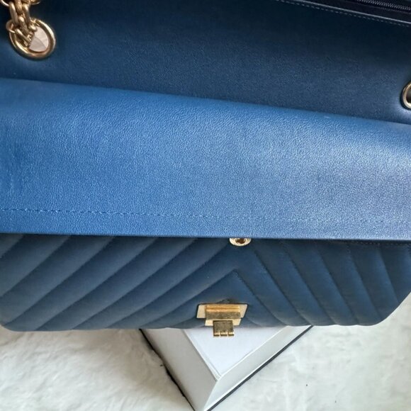 Chanel Reissue 2.55 Flap Bag Chevron Aged Calfskin 226 - Picture 5 of 11